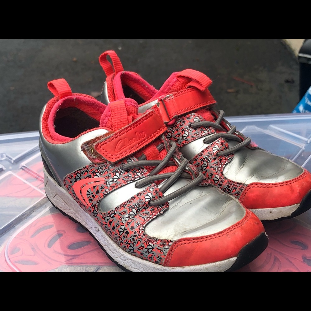 Clarks 16255 Girl’s Silver Orange Sneakers Size 12
